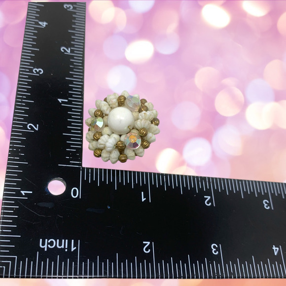 Vintage 1960's White Beaded Clip On Cluster Earrings Rhinestones Runway Couture - Picture 5 of 6